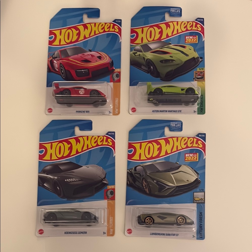 Hot Wheels Bundle x 4